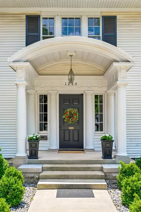 Exterior - 1234 E Walnut St, Springfield, MO 65802 photo 12 of 12