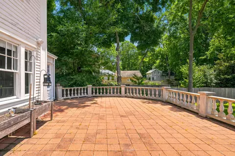 Exterior - 1234 E Walnut St, Springfield, MO 65802 photo 8 of 12