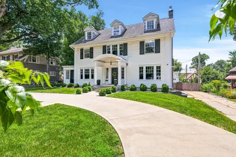 Exterior - 1234 E Walnut St, Springfield, MO 65802 photo 10 of 12