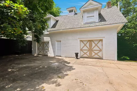 Exterior - 1234 E Walnut St, Springfield, MO 65802 photo 7 of 12