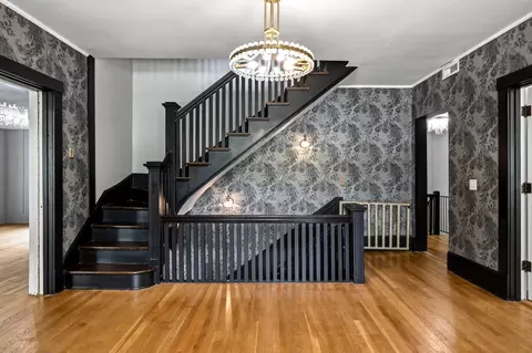 Entry Way - 1234 E Walnut St, Springfield, MO 65802 photo 5 of 7