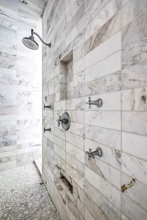Bath - 1234 E Walnut St, Springfield, MO 65802 photo 7 of 15