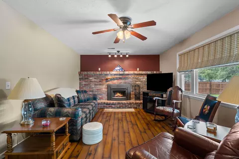 Living - 4006 W Juno St, Springfield, MO 65802 photo 2 of 4