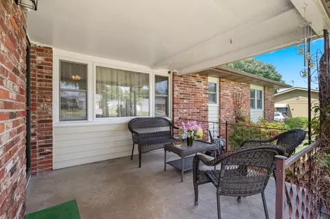 Exterior - 4006 W Juno St, Springfield, MO 65802 photo 2 of 12