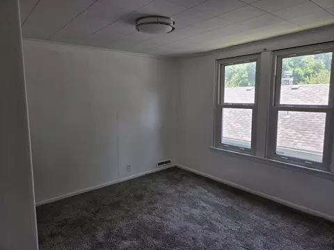 Bedroom - 1633 E Lombard St, Springfield, MO 65802 photo 6 of 7