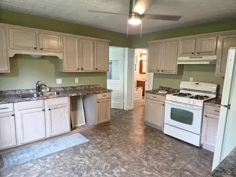 Kitchen - 1633 E Lombard St, Springfield, MO 65802 photo 1 of 4