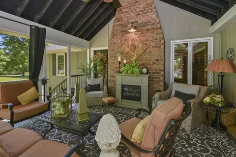 Exterior - 901 N Rodeo Ct, Nixa, MO 65714 photo 4 of 24