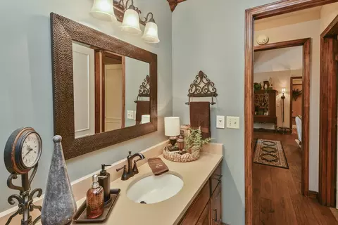 Bath - 901 N Rodeo Ct, Nixa, MO 65714 photo 7 of 10