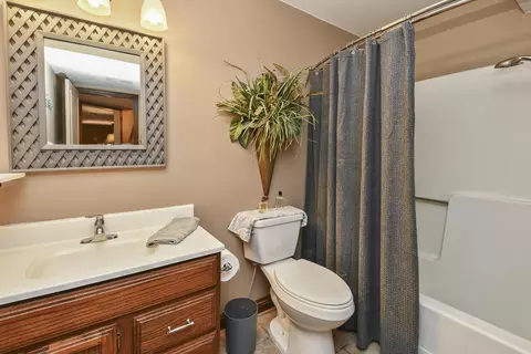 Bath - 901 N Rodeo Ct, Nixa, MO 65714 photo 10 of 10