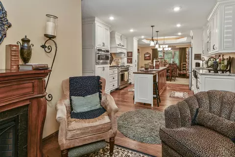 Kitchen - 901 N Rodeo Ct, Nixa, MO 65714 photo 10 of 10