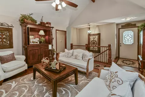 Living - 901 N Rodeo Ct, Nixa, MO 65714 photo 3 of 12