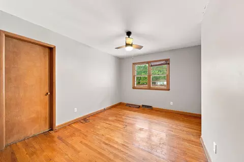 Bedroom - 433 E Stanford St, Springfield, MO 65807 photo 3 of 3