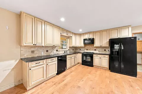 Kitchen - 433 E Stanford St, Springfield, MO 65807 photo 2 of 2