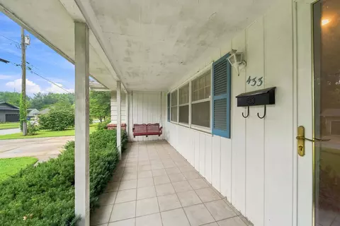 Exterior - 433 E Stanford St, Springfield, MO 65807 photo 3 of 7