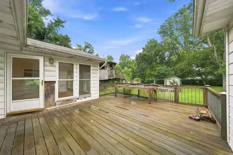 Exterior - 433 E Stanford St, Springfield, MO 65807 photo 4 of 7