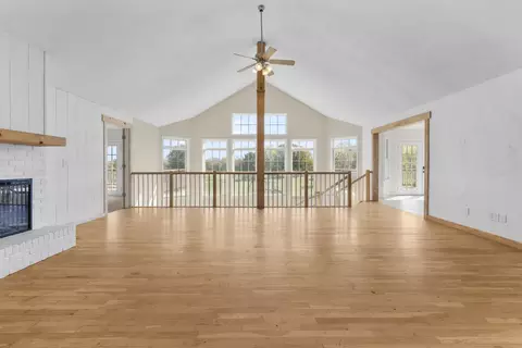 Living - 6419 Wexford Ln, Springfield, MO 65803 photo 2 of 10