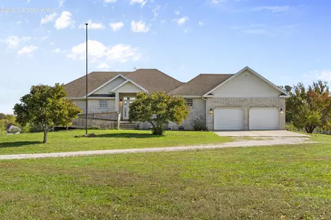 Exterior - 6419 Wexford Ln, Springfield, MO 65803 photo 2 of 6