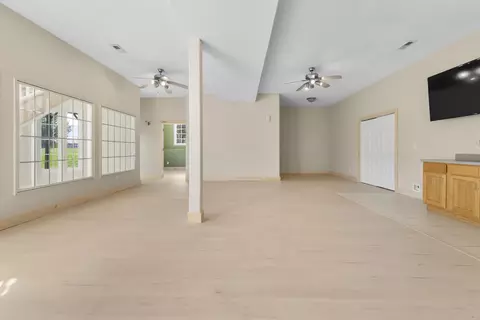 Living - 6419 Wexford Ln, Springfield, MO 65803 photo 9 of 10