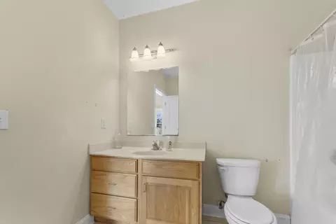 Bath - 6419 Wexford Ln, Springfield, MO 65803 photo 7 of 7
