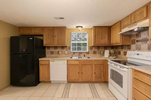 Kitchen - 1130 S Crutcher Ave, Springfield, MO 65804 photo 3 of 3