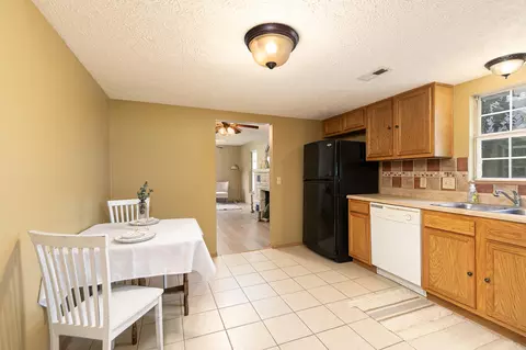Dining - 1130 S Crutcher Ave, Springfield, MO 65804 photo 1 of 1