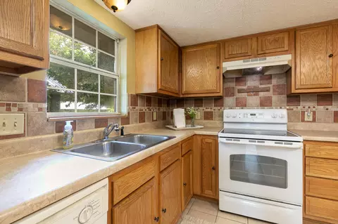 Kitchen - 1130 S Crutcher Ave, Springfield, MO 65804 photo 2 of 3