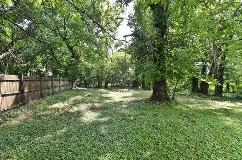 Exterior - 1130 S Crutcher Ave, Springfield, MO 65804 photo 6 of 7