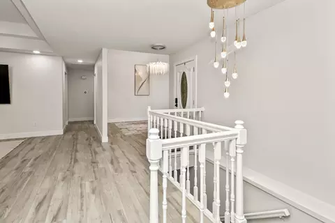Entry Way - 4916 S Buckingham Ln, Springfield, MO 65810 photo 1 of 9