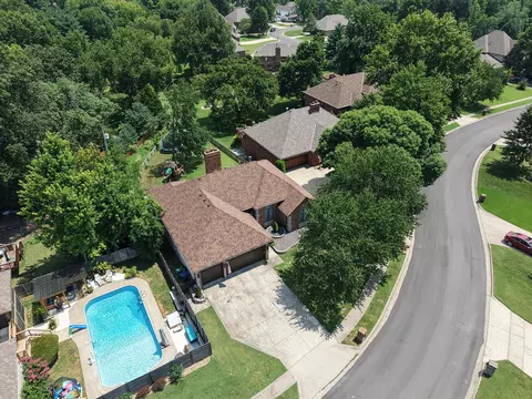 View/Area - 4916 S Buckingham Ln, Springfield, MO 65810 photo 3 of 4
