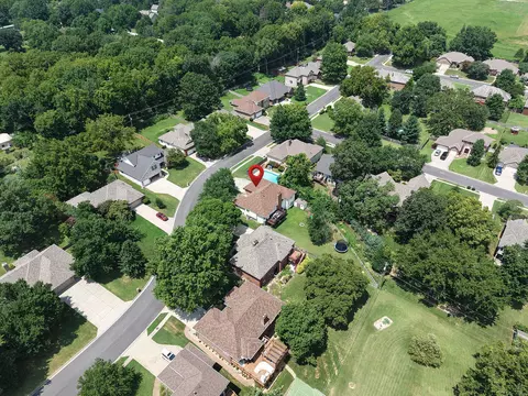 View/Area - 4916 S Buckingham Ln, Springfield, MO 65810 photo 2 of 4