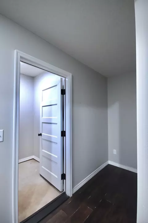 Entry Way - 675 E Simpson St, Willard, MO 65781 photo 4 of 4