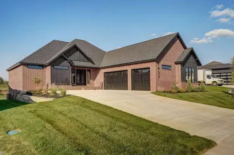 Exterior - 1837 E Cobblestone Dr, Ozark, MO 65721 photo 2 of 12