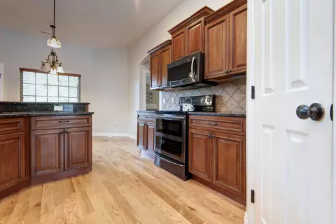 Kitchen - 4649 Silo Hills Dr, Springfield, MO 65802 photo 3 of 5