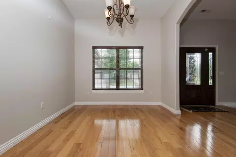 Living - 4649 Silo Hills Dr, Springfield, MO 65802 photo 3 of 8