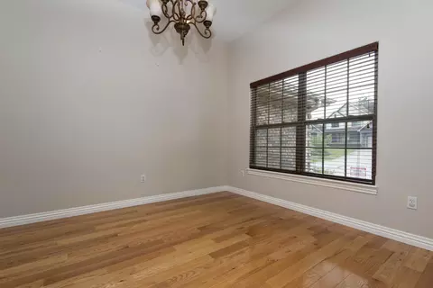 Living - 4649 Silo Hills Dr, Springfield, MO 65802 photo 4 of 8