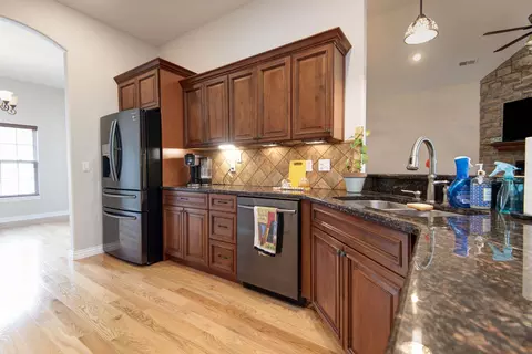 Kitchen - 4649 Silo Hills Dr, Springfield, MO 65802 photo 4 of 5