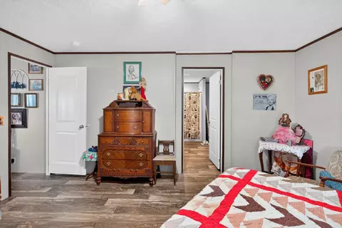 Bedroom - 1274 E Dade 14, Aldrich, MO 65601 photo 3 of 6