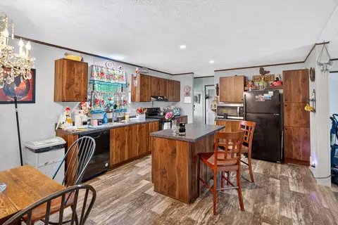 Kitchen - 1274 E Dade 14, Aldrich, MO 65601 photo 3 of 3
