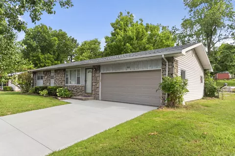 Exterior - 903 E Villa Marie St, Springfield, MO 65803 photo 1 of 7