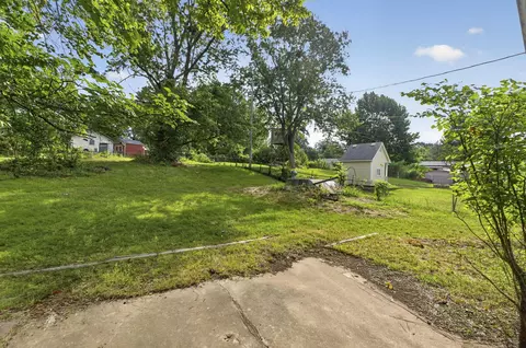 Exterior - 903 E Villa Marie St, Springfield, MO 65803 photo 2 of 7