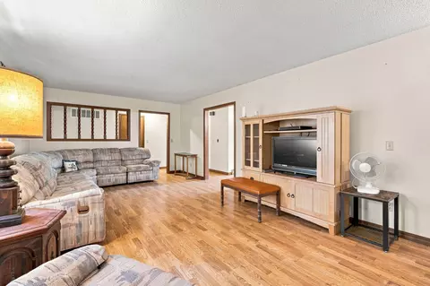 Living - 1044 State Highway T, Gainesville, MO 65655 photo 2 of 3