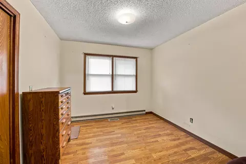 Bedroom - 1044 State Highway T, Gainesville, MO 65655 photo 1 of 6