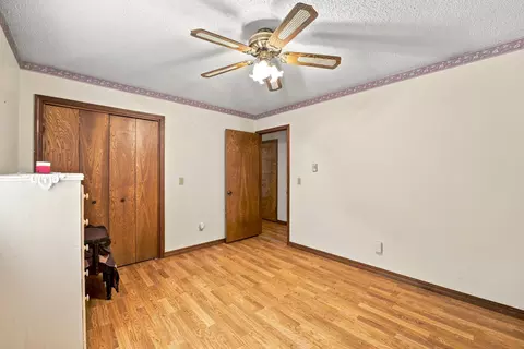 Bedroom - 1044 State Highway T, Gainesville, MO 65655 photo 4 of 6