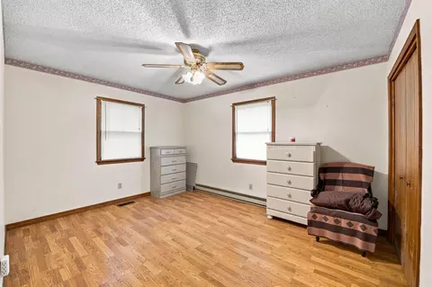 Bedroom - 1044 State Highway T, Gainesville, MO 65655 photo 3 of 6