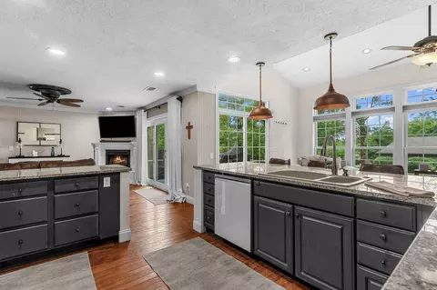 Kitchen - 481 Sunny Brook Dr, Branson, MO 65616 photo 3 of 3