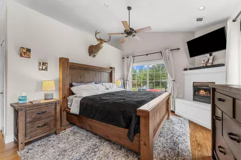 Bedroom - 481 Sunny Brook Dr, Branson, MO 65616 photo 2 of 6