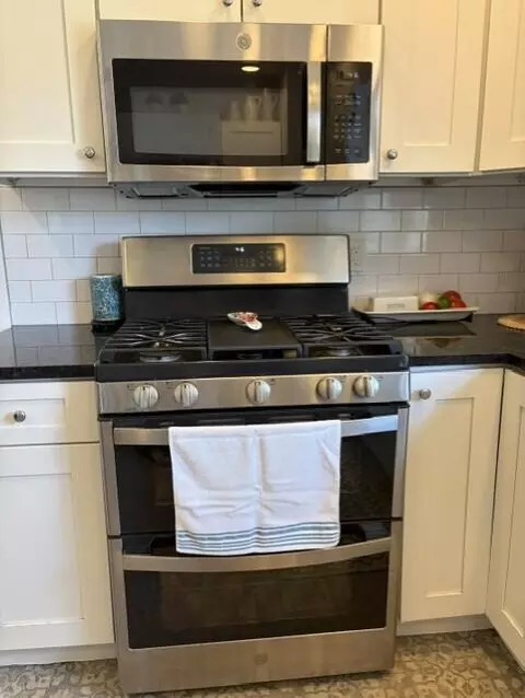 Kitchen - 3347 N Grant Ave, Springfield, MO 65803 photo 6 of 7