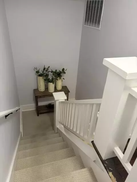 Entry Way - 3347 N Grant Ave, Springfield, MO 65803 photo 2 of 4
