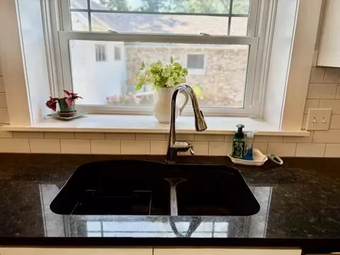 Kitchen - 3347 N Grant Ave, Springfield, MO 65803 photo 4 of 7