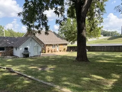 Exterior - 3347 N Grant Ave, Springfield, MO 65803 photo 13 of 16